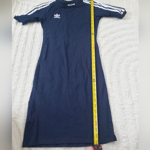 Adidad dress - Picture 5 of 5